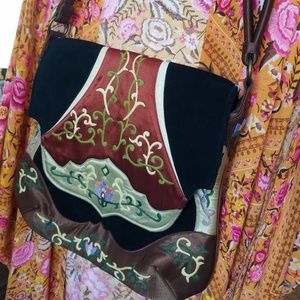 OOVOO DESIGNER PURSE HANDBAG with embroidery.